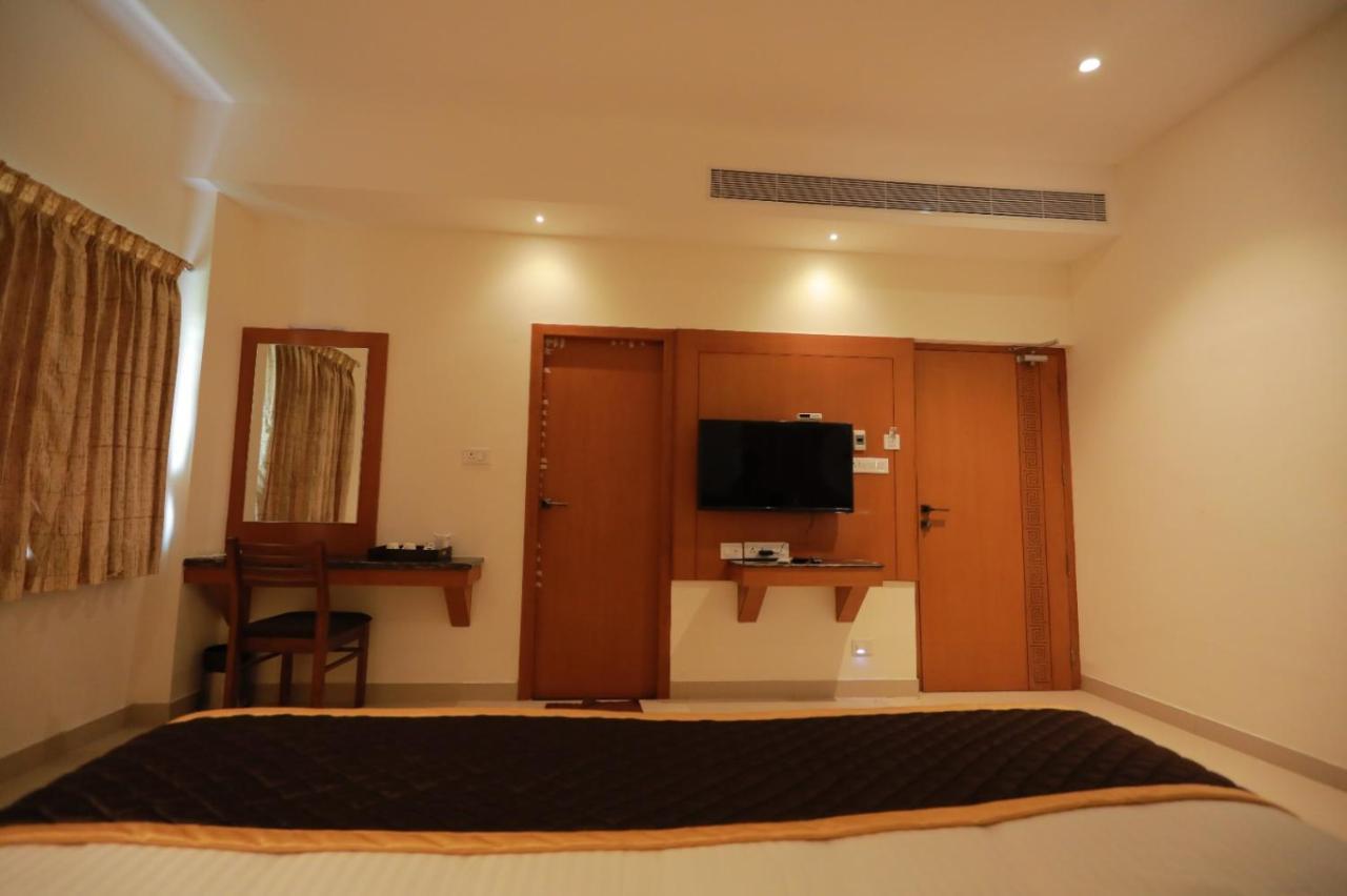 Hotel Ashok Palace Karur  Экстерьер фото