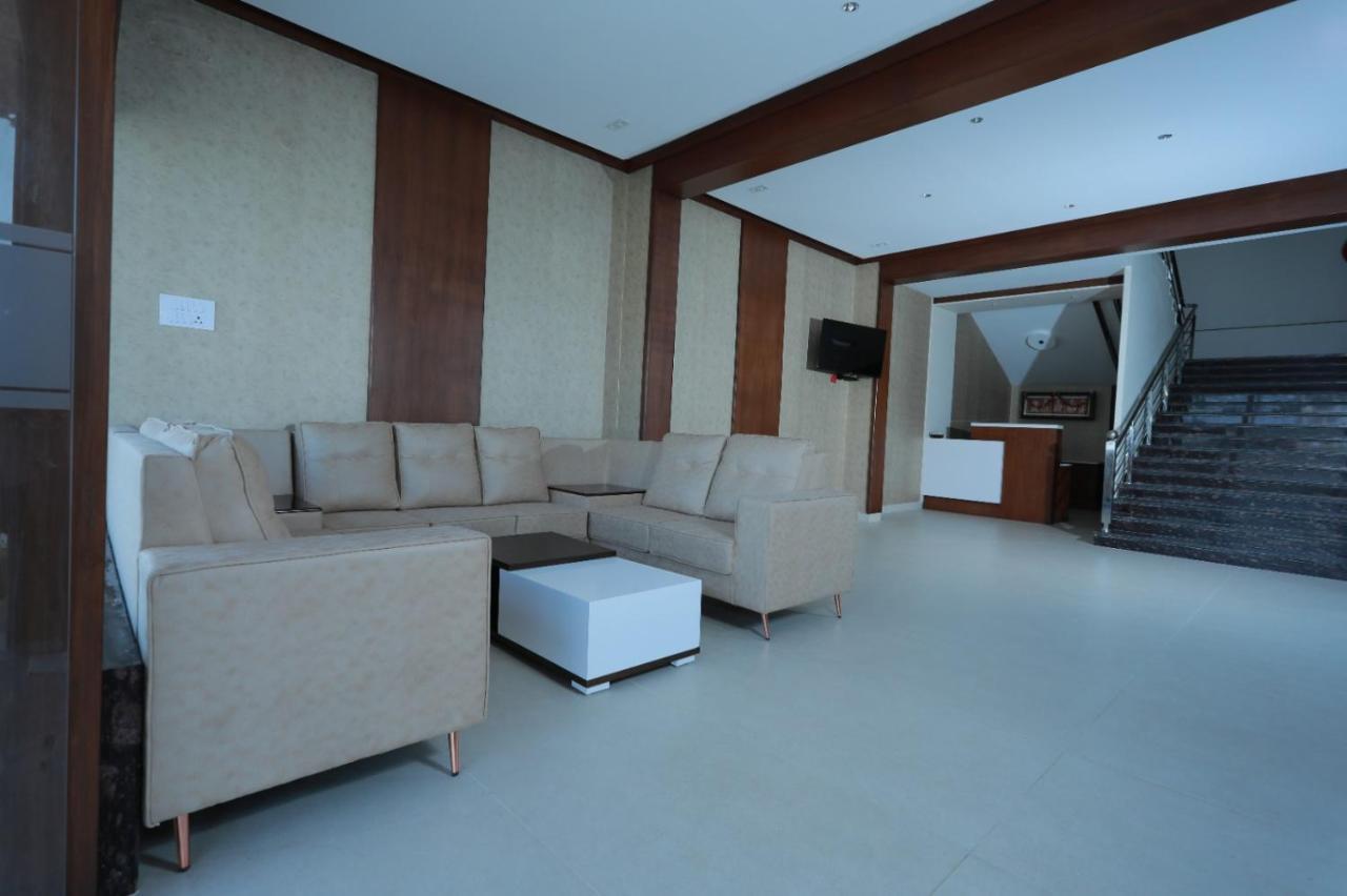 Hotel Ashok Palace Karur  Экстерьер фото