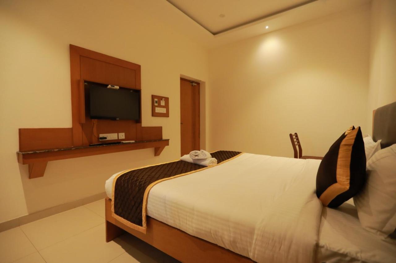 Hotel Ashok Palace Karur  Экстерьер фото